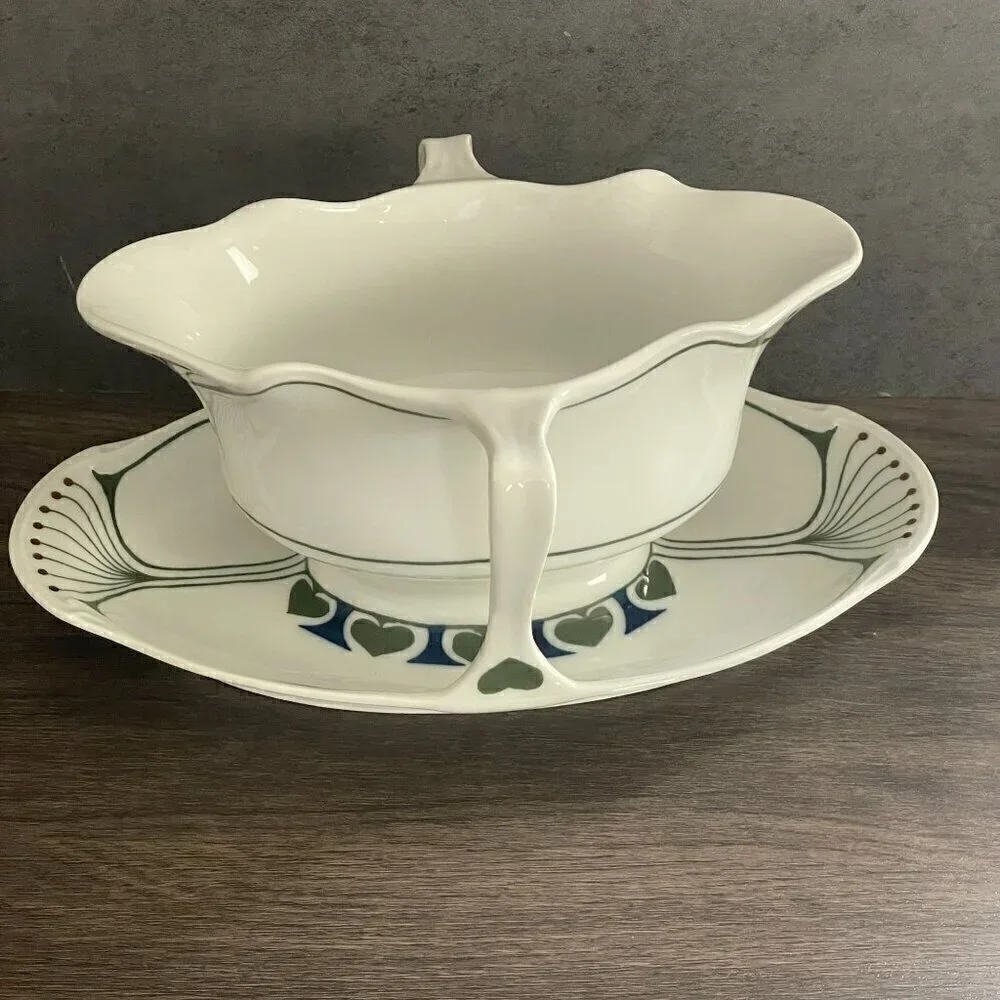 Ferdinand Selle Burgau Katharina Vintage 1900 Art Nouveau Curvy Shape Sauceboat